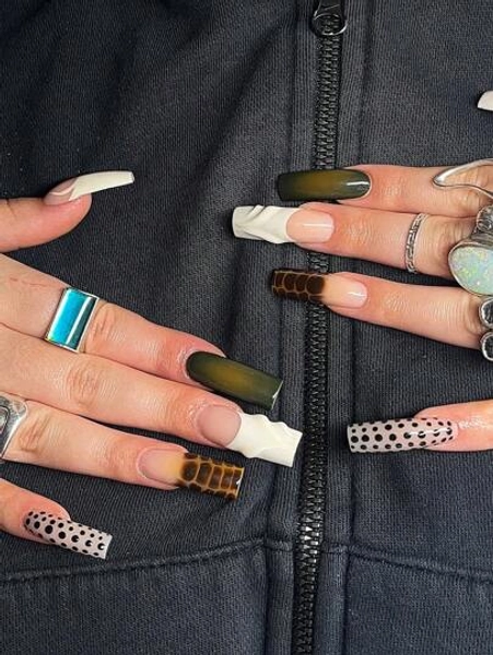 24 Pcs Of Long Square Nails Press On Gift Box Early Autumn Nails Brown Coffee Color Crocodile Pattern Black Polka Dot Advanced Dark Green Smudge 3D Three-Dimensional Glue Beige French Edge Back To School Season Gift, Party Portable Fake Nails With Jelly Glue 1 Piece Rub 1 Piece Nail Supplies Nails