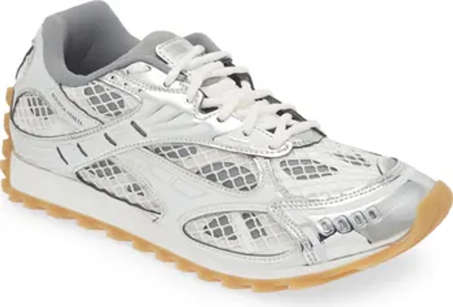 Orbit Low Top Sneaker