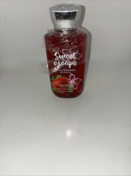 Bath & Body Works Sweet Escape Strawberry Picnic 10.0 oz Shower Gel