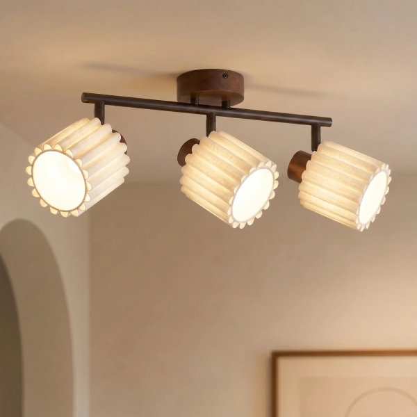 Lindby takspotlight Shiloh, 3 lampor, valnöt/beige, trä