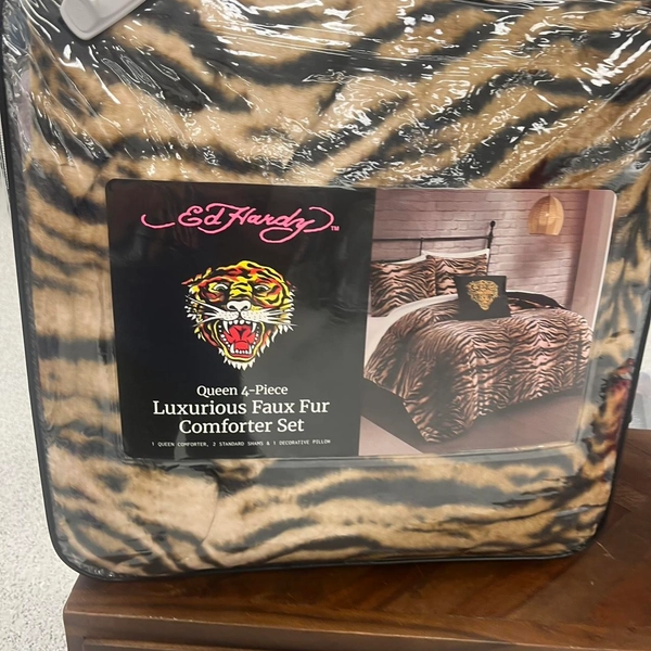 Ed Hardy Luxurious Faux Fur Queen 4 Piece Comforter...
