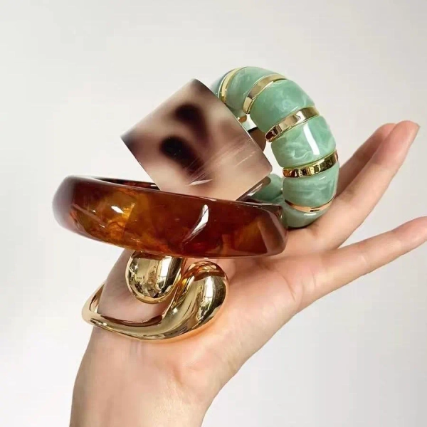 Vintage Inspired Chunky Statement Bracelet Set – Retro Aesthetic Fashion Bangles, Stack Bracelets, Stylish Everyday Jewelry & Gift for Women