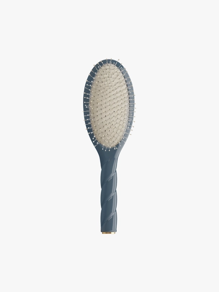 N.04 The Detangling Scalp Brush