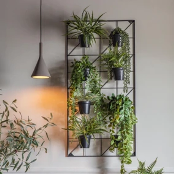 Bari 8 Wall Planters