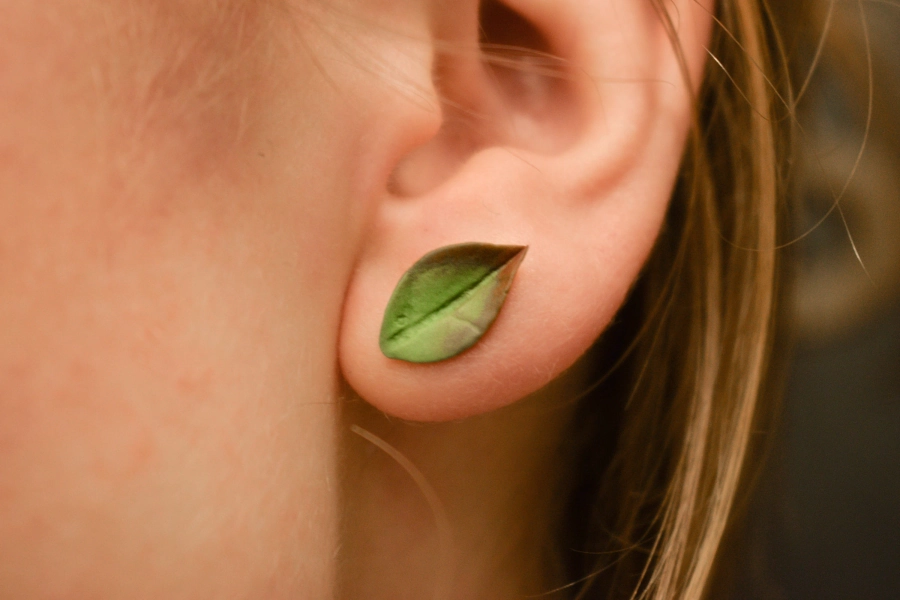 Stud leaf earrings | green leaf earrings | leaf polymer clay earrings | stud nature earrings | minimalist leaf earrings | leaf piercing