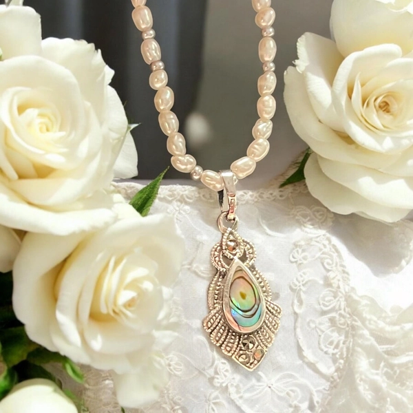 1661. Freshwater Pearl Beaded Necklace with Vintage/Italian Sterling Silver and Abalone Shell Pendant.