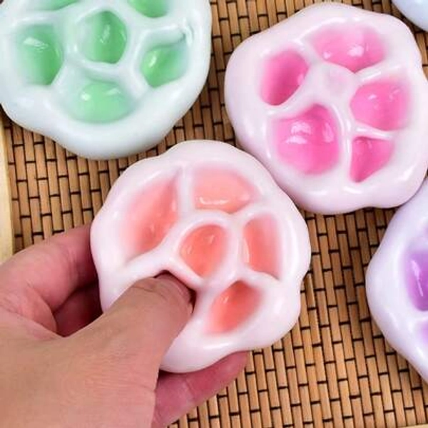 This Soft And Cute Mochi Plush Toy Is A Warm Holiday Gift For Friends And Those Who Enjoy Relaxation. Squeeze It To Your Heart's Content, Relieve Stress, And Wish The Recipient A Stress-Free And Happy New Year With Good Luck.