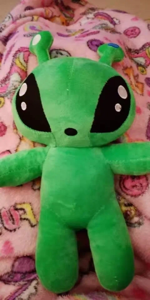 Alien Plush Toy – Cute Green ET Stuffed Doll, Soft Sci-Fi Plushie Gift for Kids, Fans & Collectors