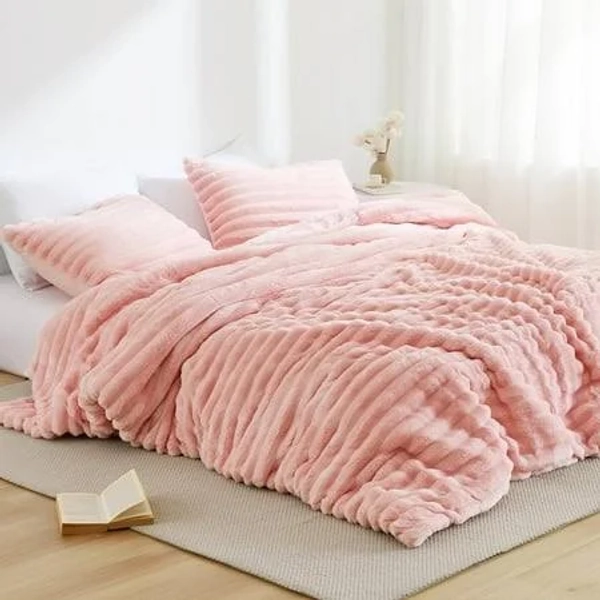 Fluffy Ribbed Plush Comforter Set