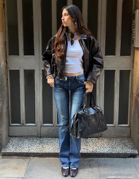 Low-rise boot-cut jeans