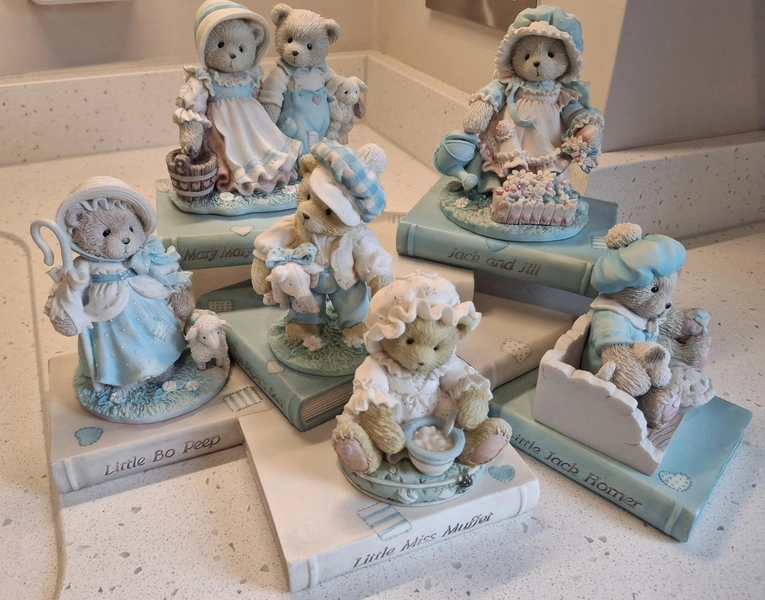 Cherished Teddies Nursery Rhyme With 6 Figurines and Display Stand