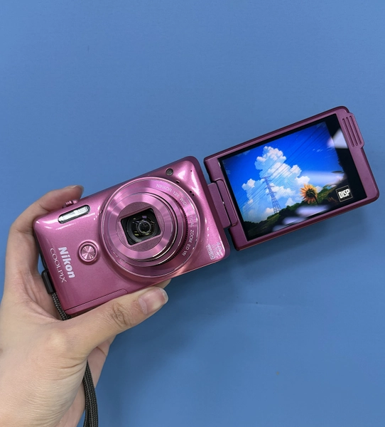 Nikon COOLPIX S6900 16.0MP 12x Optical Zoom Digital Camera Touch Screen Pink