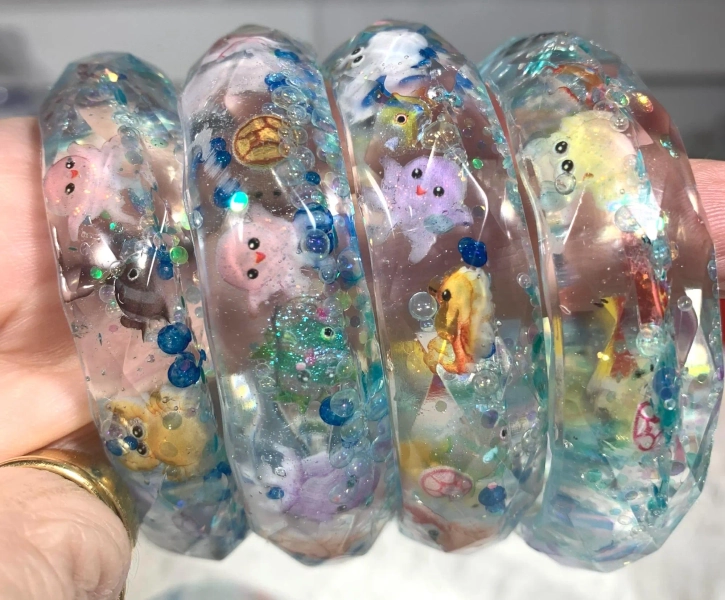 Sparkly Resin Bangle with Glittery Marine Animals, Kids Jewelry, Fun Gift