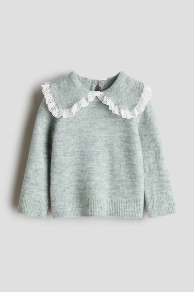 Peter Pan-collared jumper