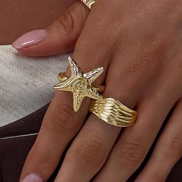 Princess Polly How to Love Gold Ring Pack