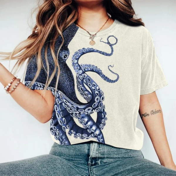 Japanese Art Octopus Graphic Print Round Neck T-shirt