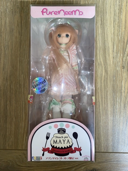 Azone Peach Pie Maya Doll Collectible Japanese Figure Rare Discontinued 