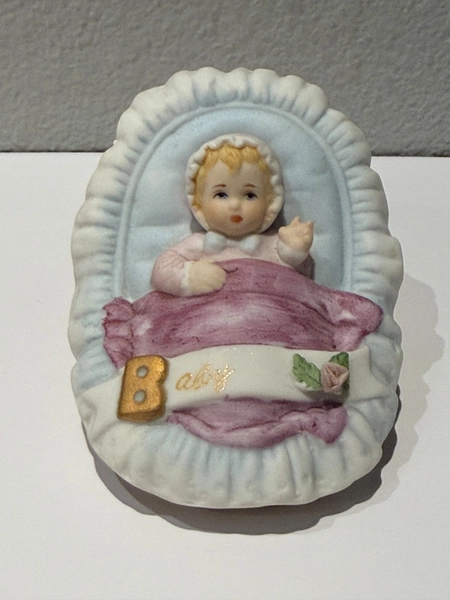 VTG 1983 Enesco Growing Up Birthday Blonde Hair Pink Clothes Baby In Cradle