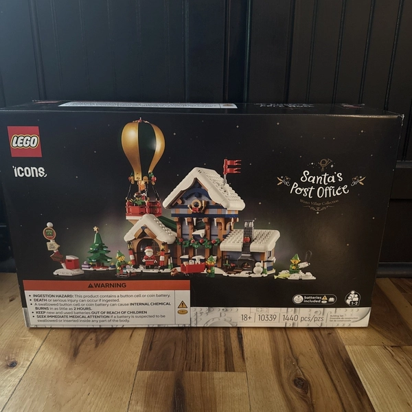 LEGO Icons: Santa's Post Office (10339) Sealed With Slight Box Damage (retired)