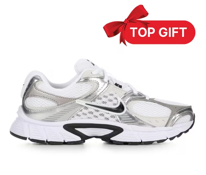 Women's Nike V5 RNR Sneakers