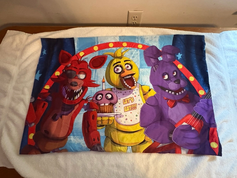 Five Nights at Freddy's FNAF Pillow Case Foxy Chica Bonnie And Freddy
