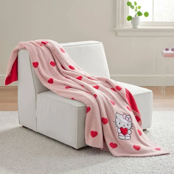 Hello Kitty Heart Throw