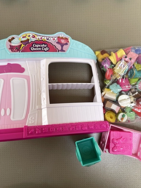 Shopkins Bundle Cupcake Cafe Bag Of Random Shopkins And Extras