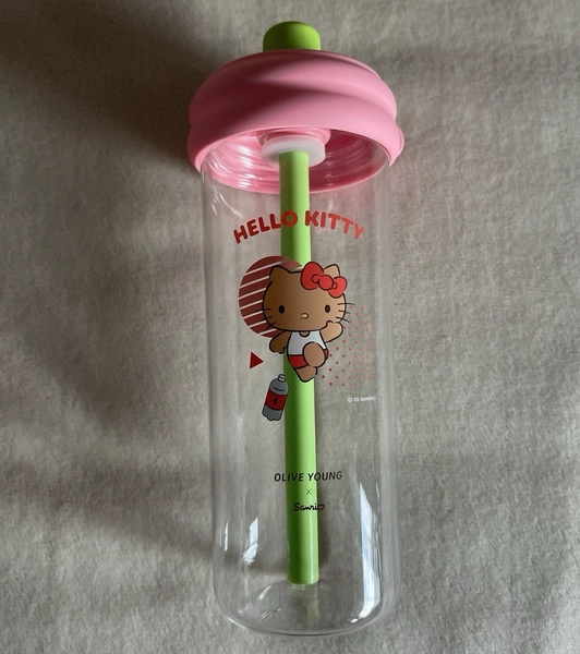 Sanrio Tanned Hello Kitty Plastic Sport Water Bottle 850ml 28oz Keychain Strap