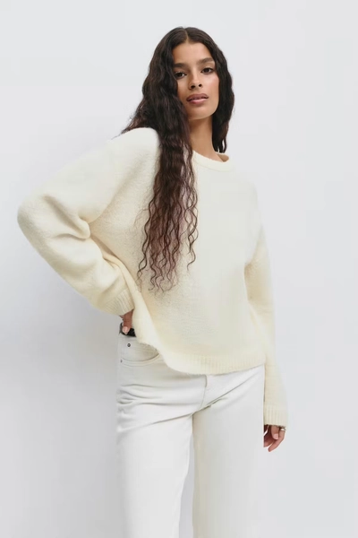 Crew neck knitted sweater