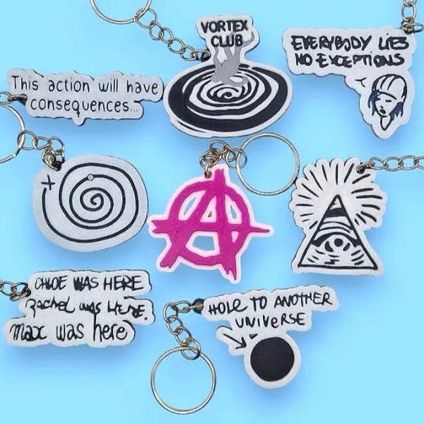 Life Is Strange Keyrings: Graffiti Logo Charms, Gaming Gift