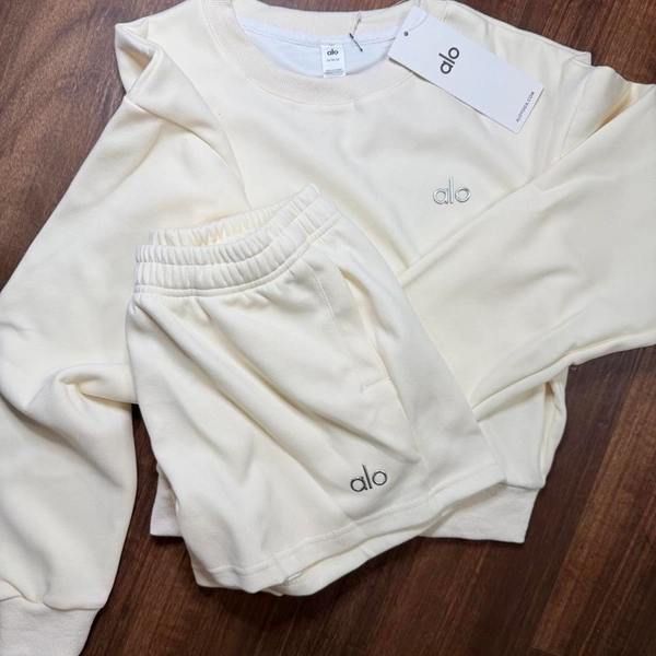 Alo Yoga cream &amp; yellow sweat set #aloyoga #activewear