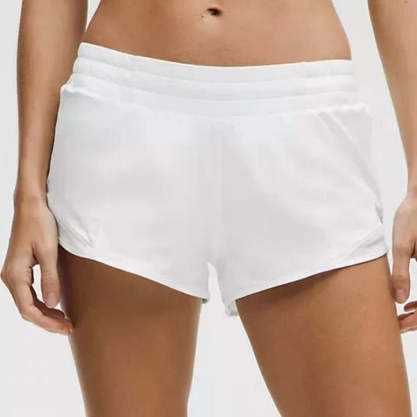 Lululemon - Hotty Hot 2.5 Low Rise Short us8 / white