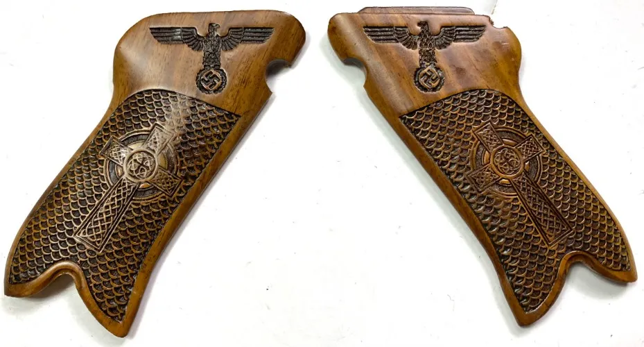 Luger P08 Grips Chaplain 2
