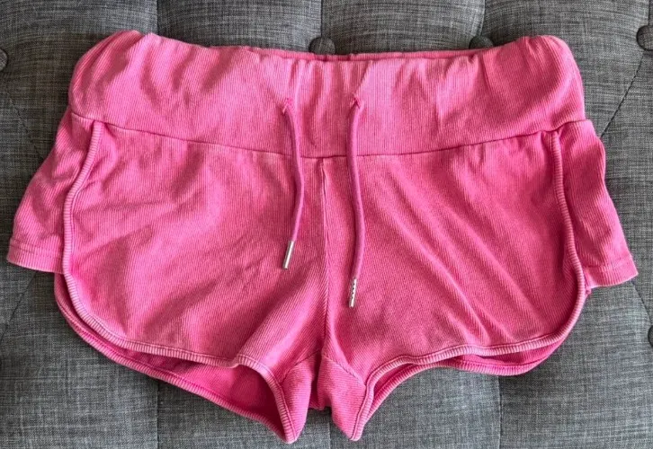 SHEIN EZwear Pink Retro Distressed Wash Skinny Shorts For Women, Summer