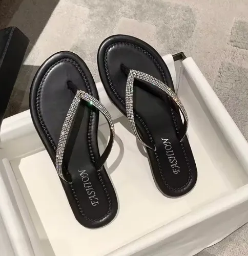 Rhinestone Slippers Women New Summer Shoes Women Fashion Bling Flip Flops Soft Comfort Flat with Slippers Gold Beach Sandals - AliExpress 322