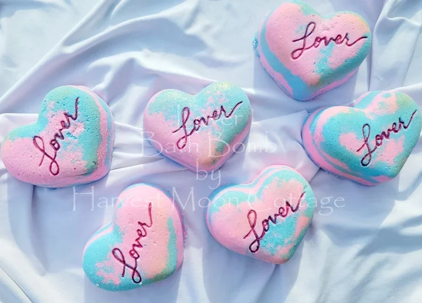 Lover bath bomb
