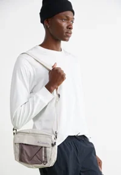 STREET TRANSIT™ SIDE BAG UNISEX - Cross body bag - dark stone/iron