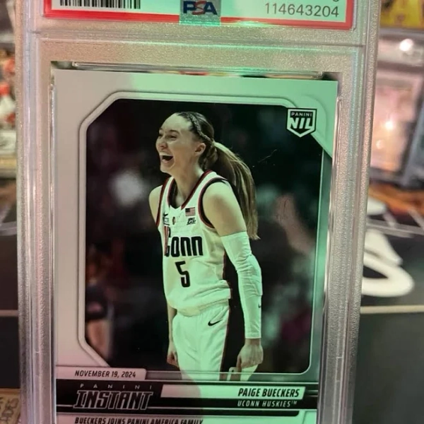 Panini 2024 Instant NIL Paige Bueckers
