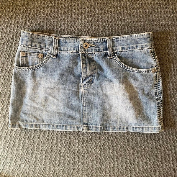 denim mini skirt 