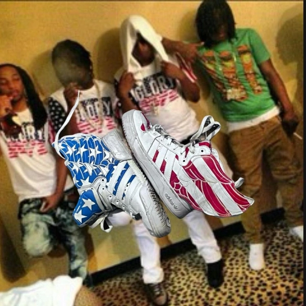 Jeremy Scott adidas 👀🔥grail for many fire USA...