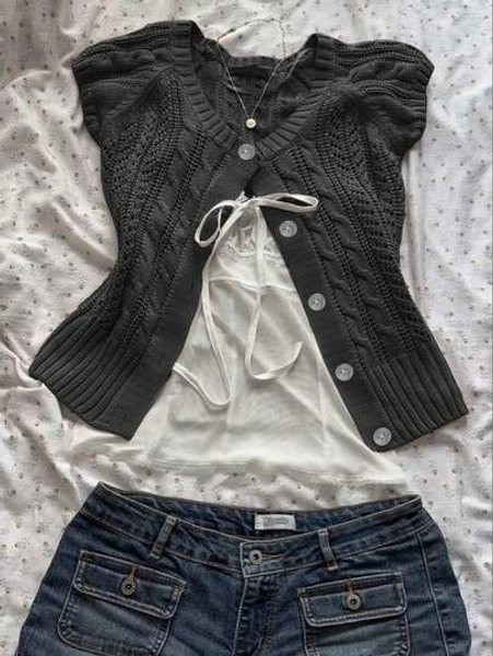 Chiquease New Retro Braided Hollow Design Single-Breasted Knit Top