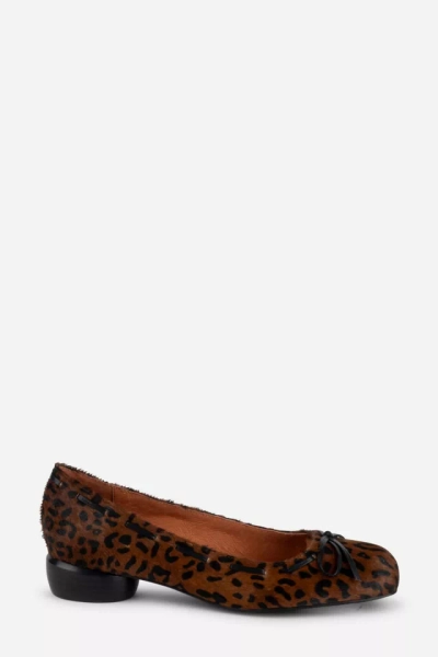 Intentionally Blank Sia Flat