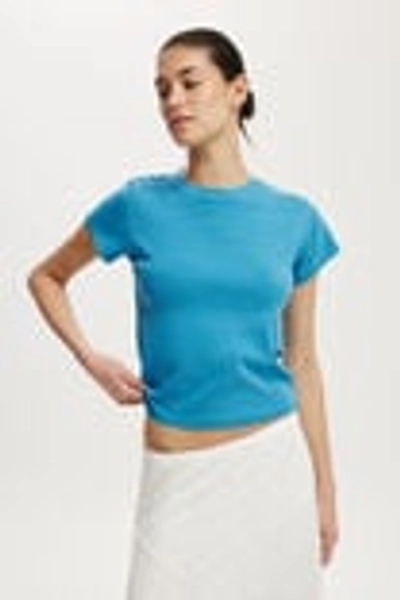 90 S Baby Tee