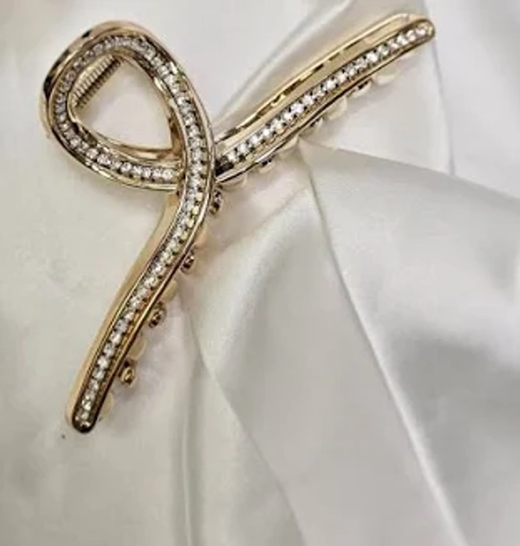 Category: Gold Loop Claw Clips