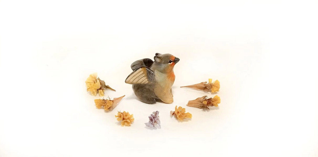 Robin Griffin statue Small gryphon figurine TO ORDER Tiny clay animal Cute sculpture Bird griffin mini figure Baby griffon totem kawaii gift