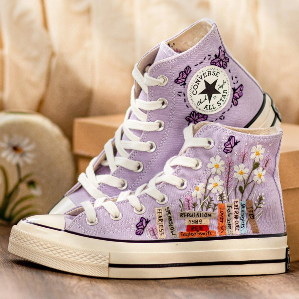 Rep Taylor Embroidered Custom Converse,Hand Embroidery Music Converse, Chuck Taylor 1989 Pop Music Singer Album, Personalised Fanmade Shoes