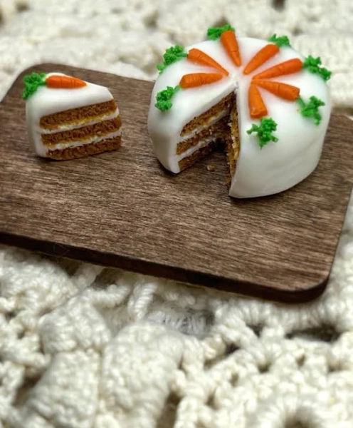 Miniature Dollhouse Carrot Cake, 1:12 scale Handmade Dollhouse Bakery Food, Realistic Mini Dessert, Easter Decor, Dollhouse Minis,
