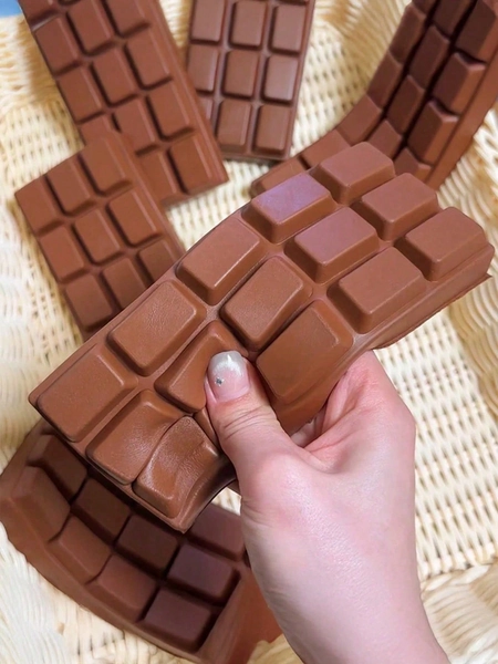 1pc Slow Rising Chocolate Scented Squeeze Toy - Realistic Chocolate Bar Stress Relief Toy, Suitable For Adults, TPR Material, Chocolate Collectible, Birthday Party Small Gift And Surprise Gift, Stress Relief Toy, Party Favor Bag Filler, Taba Squeeze Toy, Travel Toy