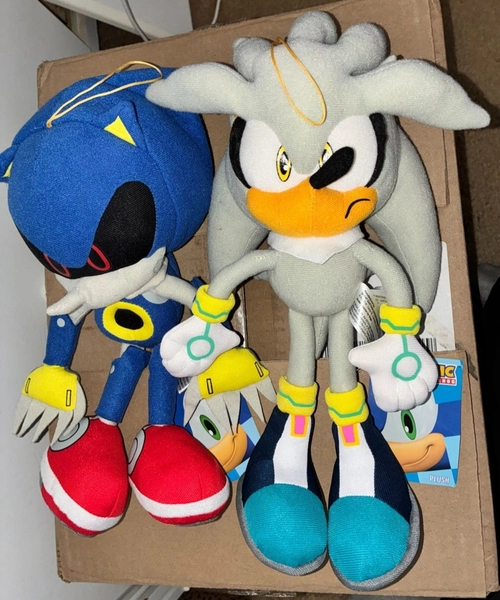 Lot 2 Great Eastern 2019 Sonic the Hedgehog 13" Silver Plush &amp; 11" Metal Sonic