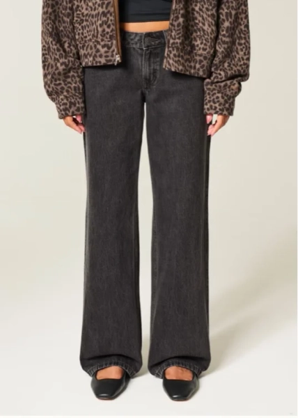 Low-Rise Medium Wash Baggy Jeans